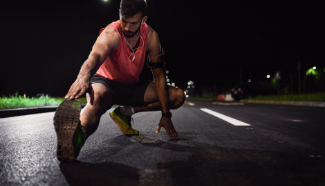 Czy trening przed snem to dobry pomysł? Poznaj zalety i przeciwwskazania